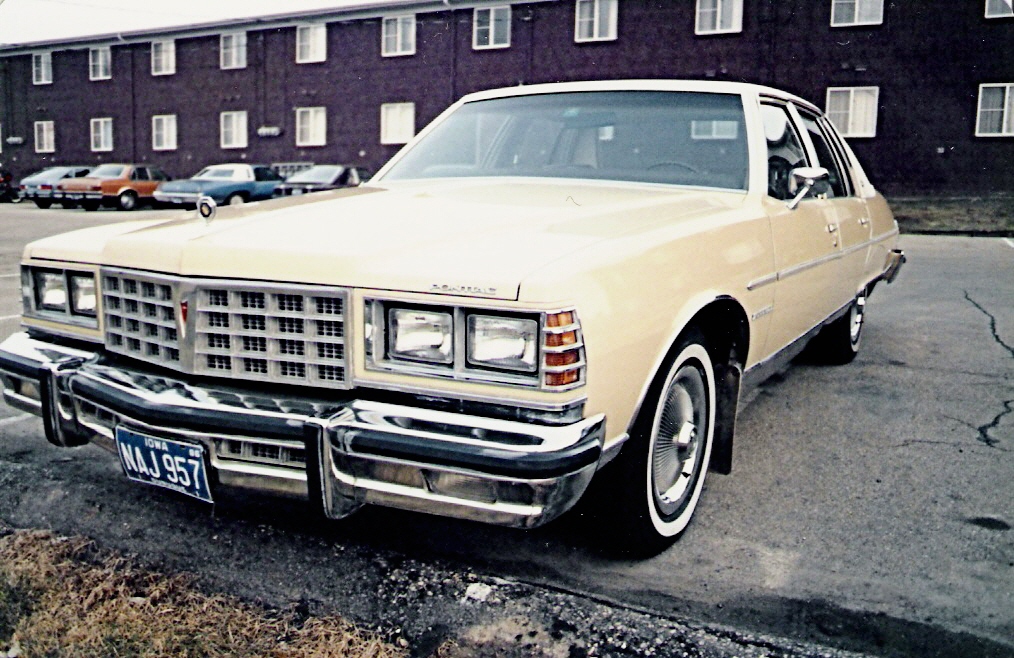 Pontiac vehicle - Perry's Quality Auto Repair services Pontiac cars in Simi Valley